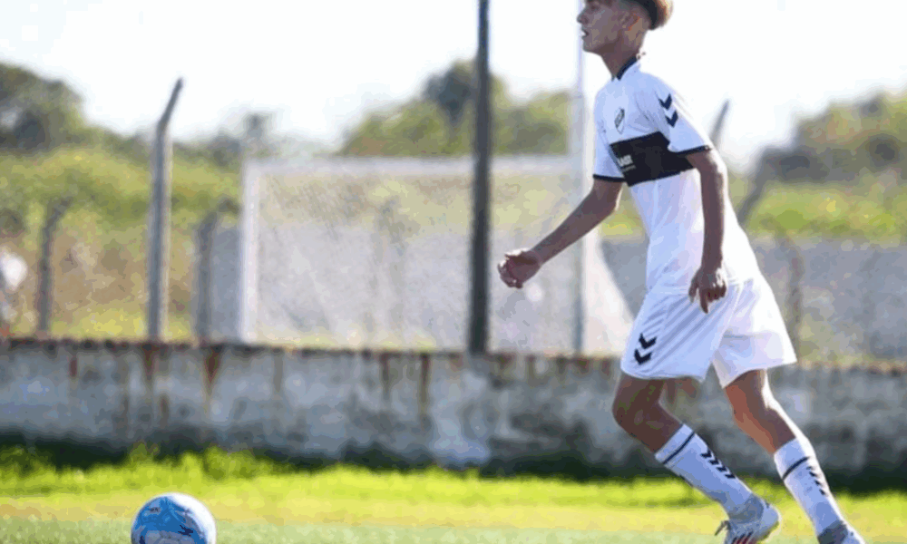 Valentino “El Pola” Grossi jugador de Club Atlético Platense.