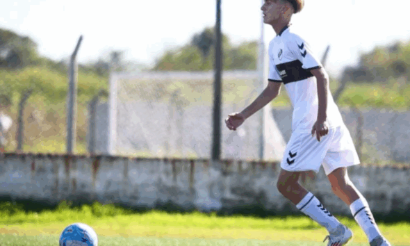 Valentino “El Pola” Grossi jugador de Club Atlético Platense.