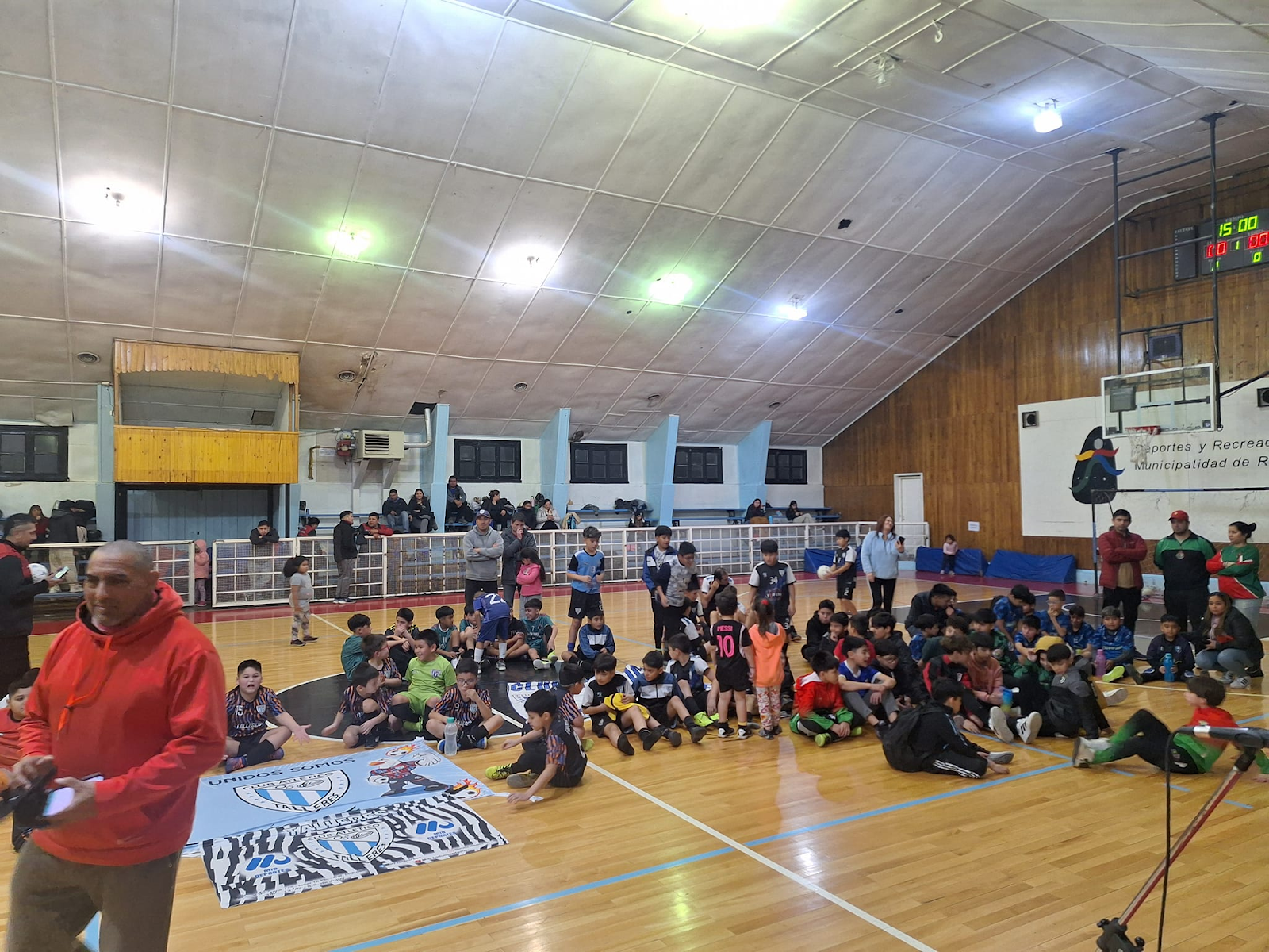 Torneo infantil en Club Estudiantes de Río Turbio, junio de 2024. 