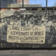Mural en la estación Rivadavia del tren Mitre, a dos cuadras del Espacio Memoria y Derechos Humanos ex-ESMA.