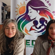 Natalia Farías (de pañuelo y tapado), fundadora de REDIM, junto a la secretaria de la fundación, Mónica Castillo. Créditos: Periódico Sur Santiagueño
